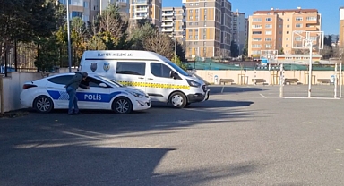 Pendik'te Lise Tuvaletinde Kız Öğrencilerin Kavgasında Bir Öğrenci Bıçaklandı