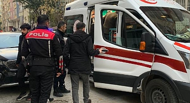 Siirt'te Bir Kişi Eşiyle Tartıştıktan Sonra Kendini Bıçakladı