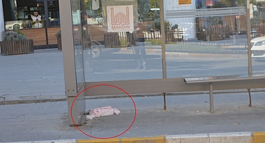 Starbucks Önüne Bırakılan Bebek Kefenli Paket Fünyeyle Patlatıldı: İçinden İsrail'e Tepki Afişi Çıktı