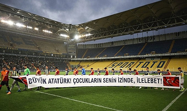 Suudi Arabistan Polisi'nin Fenerbahçeli Sporcuların Soyunma Odasından Pankartı Aldığı İddia Edildi