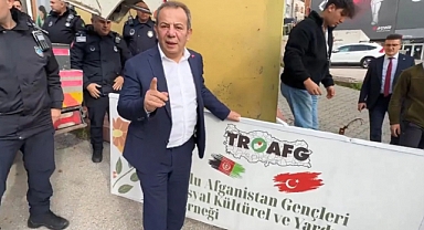 Tanju Özcan Afganların Kurduğu Derneğin Tabelasını Kaldırdı