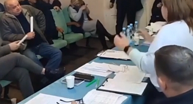 Ukrayna'daki Transkarpatya Bölgesinde Köy Meclisine Bir Adam El Bombası Attı