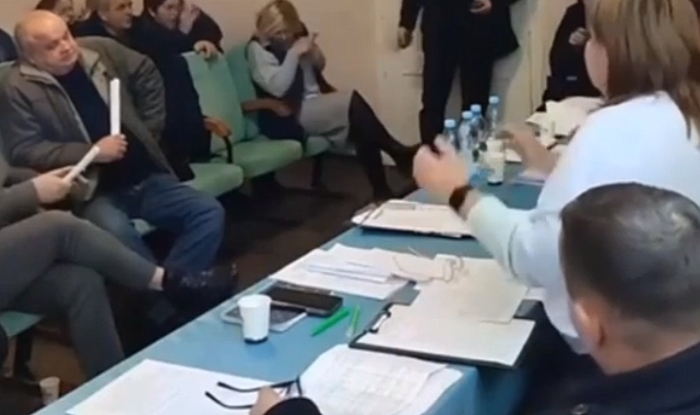 Ukrayna'daki Transkarpatya Bölgesinde Köy Meclisine Bir Adam El Bombası Attı