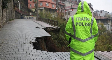 Zonguldak'ta Hastane Yolu Heyelan Nedeniyle Çöktü