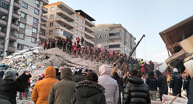 6 Şubat Depreminde Kahramanmaraş'ta 52 Kişinin Hayatını Kaybettiği Kaçak Katlı Reyyan Apartmanı Davası Başladı