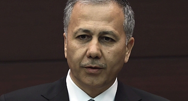 AKP'li İçişleri Bakanı Yerlikaya, Kiliseye Saldıran Kişilerin Yakalandığını Duyurdu