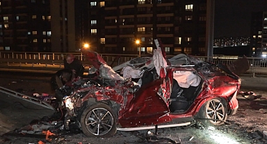 Başakşehir'de Refüjü Aşan Araç Başka Bir Araca Çarptı: 4 Kişi Hayatını Kaybetti