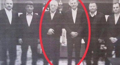 Bir AKP Klasiği: AKP Hatay Belediye Başkan Adayı Mehmet Öntürk'ün Fethullah Gülen İle Fotoğrafı Çıktı