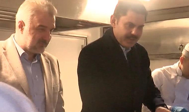 Bir Belediyecilik Ekolü: AKP'nin İBB Adayı Murat Kurum Seçim Kampanyasına Çorba Dağıtarak Başladı