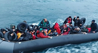 Giriş Serbest, Çıkış Yasak: Çanakkale'de Türkiye Dışına Çıkmak İsteyen 33 Kaçak Göçmen Lastik Botta Yakalandı