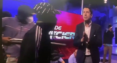 Ekdavor'da Kartel Üyeleri Bir Televizyon Kanalına ve Üniversiteye Baskın Düzenledi