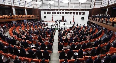 En Düşük Emekli Aylığını 10 Bin Liraya Çıkaran Madde, TBMM'de Kabul Edildi