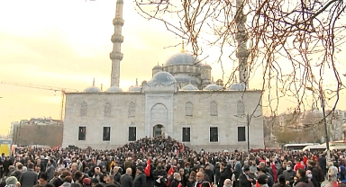 Galata Köprüsü'nde 'Hamas'a Selam' Yürüyüşü