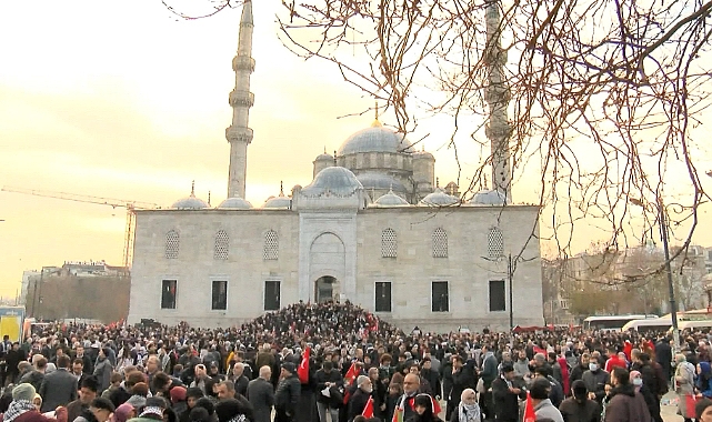 Galata Köprüsü'nde 'Hamas'a Selam' Yürüyüşü