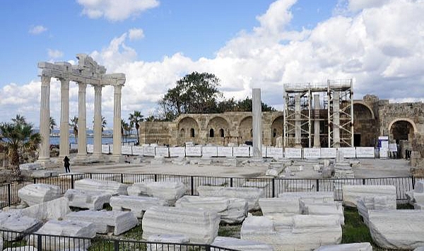 Gece Kulübü Girişi Yapılan Athena Tapınağı, 1800 Yıl Önceki Haline Dönüyor
