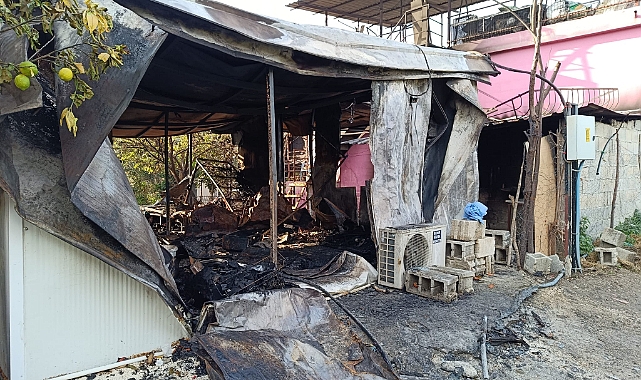 Hatay'da Depremzedelerin Kaldığı Prefabrik Evde Yangın Çıktı: 2 Çocuk Hayatını Kaybetti