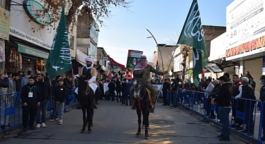 HÜDA-PAR'lılar, Batman'da Şeriat Bayraklarıyla Filistin'e Destek Yürüyüşü Düzenledi