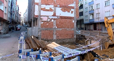 İstanbul'da Uyarılara Rağmen Derine İnen İnşaat Kazısı Çevresindeki Binalara Zarar Verdi
