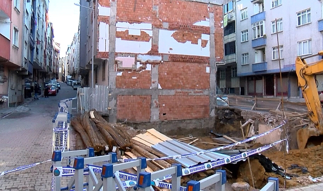 İstanbul'da Uyarılara Rağmen Derine İnen İnşaat Kazısı Çevresindeki Binalara Zarar Verdi