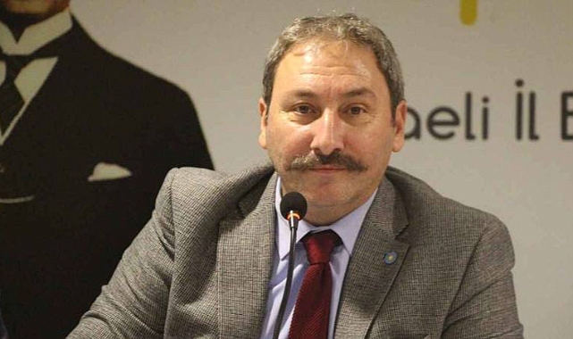 İYİ Partili Akalın'dan Kaçak Göçmen Karşıtlığını 'Aşırı Sağcılık' Olarak Tanımlayıp Türk Milliyetçiliğini Hedef Alanlara Tepki