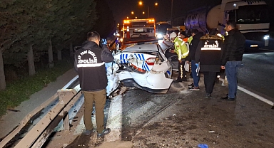 Kaçak Göçmenleri Taşıyan Araç, Polis Aracına Çarptı: 4'ü Polis, 18 Yaralı