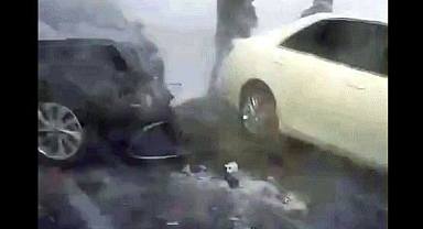 Kazakistan'da Yoğun Kar Yağışı Nedeniyle Zincirleme Trafik Kazası: Karayolunda 15 Otomobil Çarpıştı