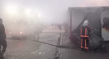 Malatya'da Depremzedelerin Kaldığı Konteynerde Yangın