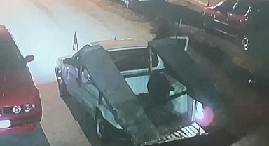 Mersin'de Hırsızlar, Oto Tamirhanesinin Önündeki Rampayı Kamyonete Yükleyip Kaçtılar