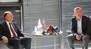 Özgür Özel, Lütfü Savaş'a İlişkin Eleştirilere Yanıt Verdi: Kırsaldan Acayip Oy Alıyor, Başka İsimleri Koyduğumuzda Kaybediyoruz, Alternatif Bulamadık