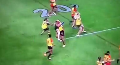Rugby Maçında Trans Sporcunun, Kadın Sporcuya Yaptığı Sert Müdahale Gündem Oldu