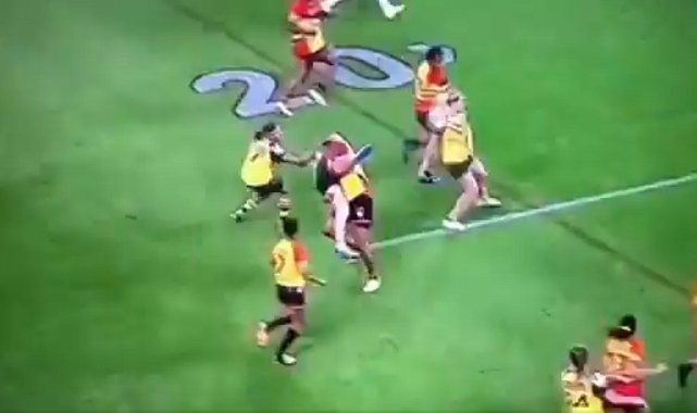Rugby Maçında Trans Sporcunun, Kadın Sporcuya Yaptığı Sert Müdahale Gündem Oldu