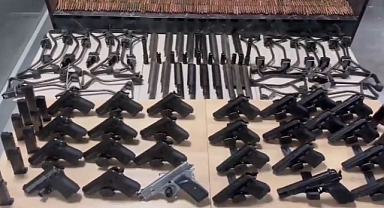 Şırnak'ta Bir İş Yerinde 26 Ruhsatsız Silah ve Mühimmat Ele Geçirildi