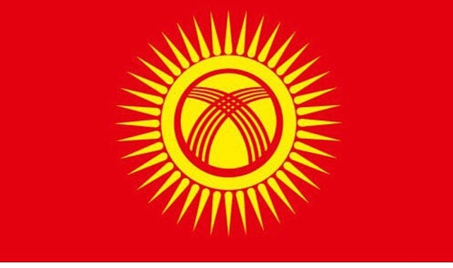 Tasarımı Değiştirilen Kırgızistan Bayrağı Başkent Bişkek'te Göndere Çekildi