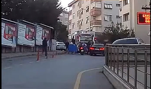 Üsküdar'da Bir Sürücü, Yavaş Çalıştıkları Gerekçesiyle Temizlik İşçilerini Darp Etti