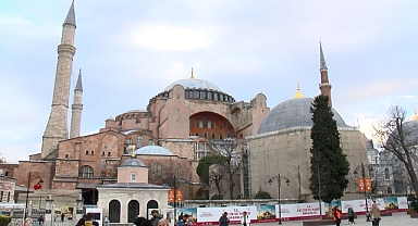 Yabancı Turistlerin Ayasofya'ya Giriş Ücreti 25 Euro Oldu