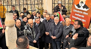 AKP'li Belediye Başkanı Halil İbrahim Aşgın, Vatana İhanetten İdam Edilen İskilipli Atıf'ı Mezarı Başında Andı