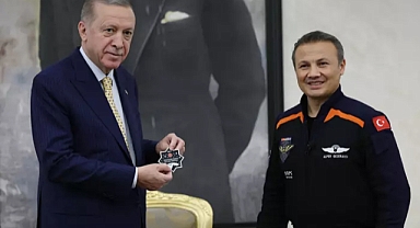 AKP'li Cumhurbaşkanı Erdoğan, Türkiye'nin İlk Astronotu Alper Gezeravcı ve Ailesini Kabul Etti 