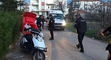 Aksaray'da 'Dur' İhtarına Uymayan Kurye Kaza Yaptı: Sepetinden Uyuşturucu Çıktı
