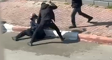 Antalya'da Bir Zabıta Memuru, Kendisine 'Mobbing Yaptığını' İddia Ettiği Diğer Zabıta Memurunu 7 Yerinden Bıçaklayarak Öldürdü
