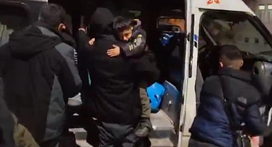 Avrupa'nın Sınırlarını Koruyoruz: Çanakkale'de 182 Kaçak Göçmen Yakalandı, 3 Organizatör Tutuklandı
