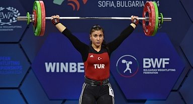 Büşra Çan, Avrupa Halter Şampiyonası’nda Bronz Madalya Kazandı