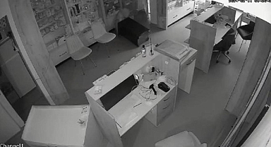 Esenler'de Bir Hırsız, Çaldığı Çelik Kasanın Altında Kaldı: Hırsızı Arkadaşları Kurtardı