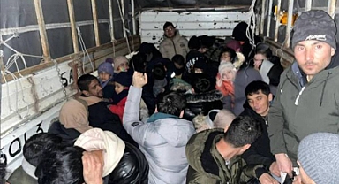 Çanakkale'de 42 Kaçak Göçmen Yakalandı: Meslekten İhraç Edilen İnsan Kaçakçısı Uzman Çavuş Tutuklandı
