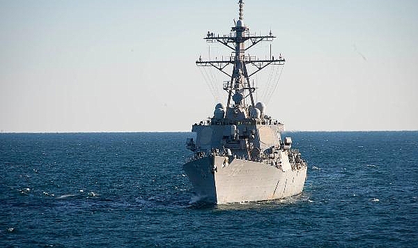 CENTCOM: Husiler, Ticari Gemilere Balistik Füze Attı