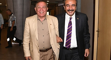 CHP'de Adana Depremi: Çukurova ve Seyhan Belediye Başkanları CHP'den İstifa Etti