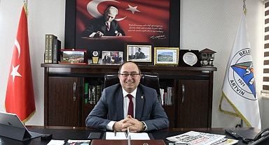 CHP'den İstifa Eden Artvin Belediye Başkanı Demirhan Elçin, İYİ Parti'ye katıldı