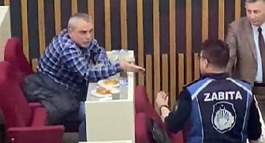 CHP'li Tanju Özcan, Tartıştığı Zafer Partili Meclis Üyesini Salondan Çıkarmayan Zabıta Müdürünü Görevden Aldı