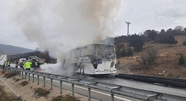 Çorum’da Yolcu Otobüsü Kamyona Çarptı : 2 Ölü, 6 Yaralı