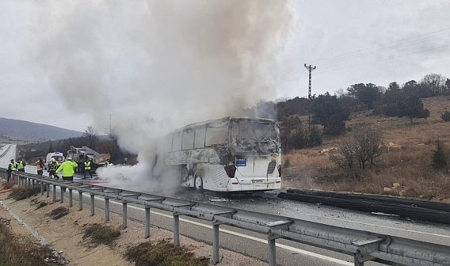 Çorum’da Yolcu Otobüsü Kamyona Çarptı : 2 Ölü, 6 Yaralı