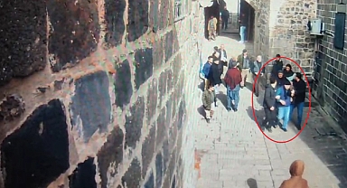 Diyarbakır'da 2 Şahıs, Cami Şadırvanında Abdest Alan Kişilerin Paralarını Çaldı